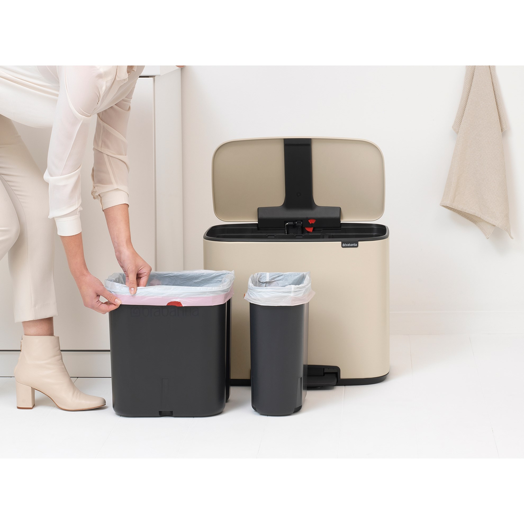 Pedálový odpadkový koš Brabantia BO 11l/23l béžový_1