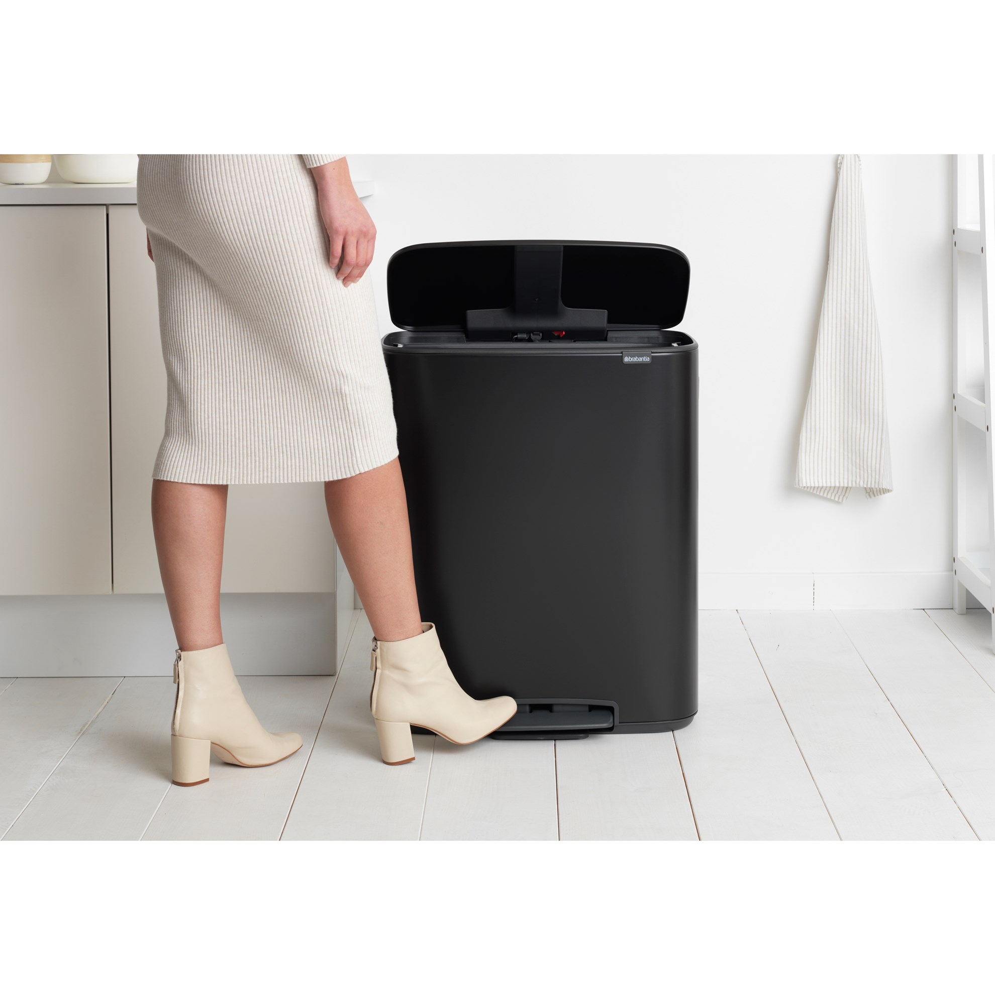 Pedálový odpadkový koš Brabantia BO 2x30l černý_2