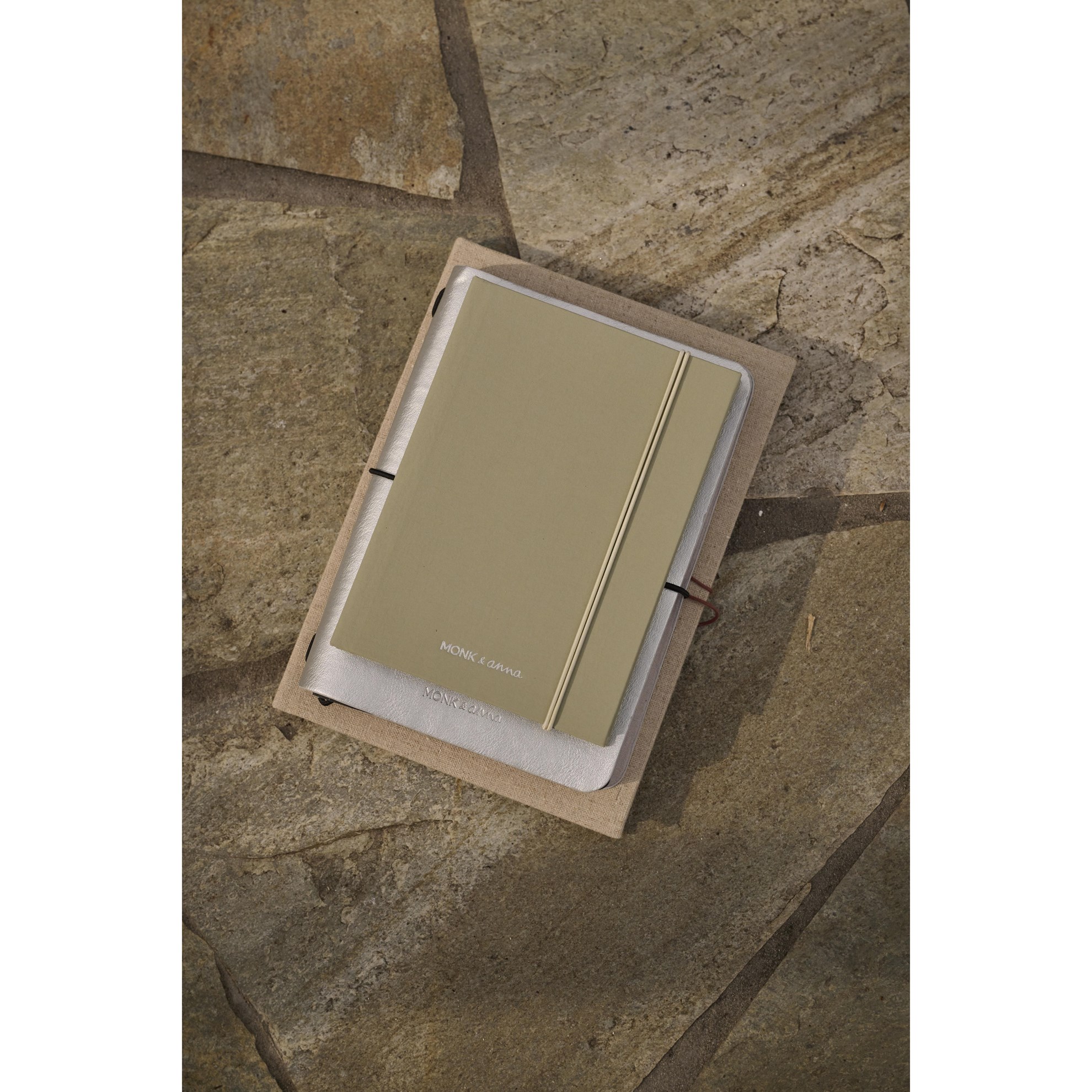 Poznámkový byt Monk & Anna M, veganská kůže, hematite_0