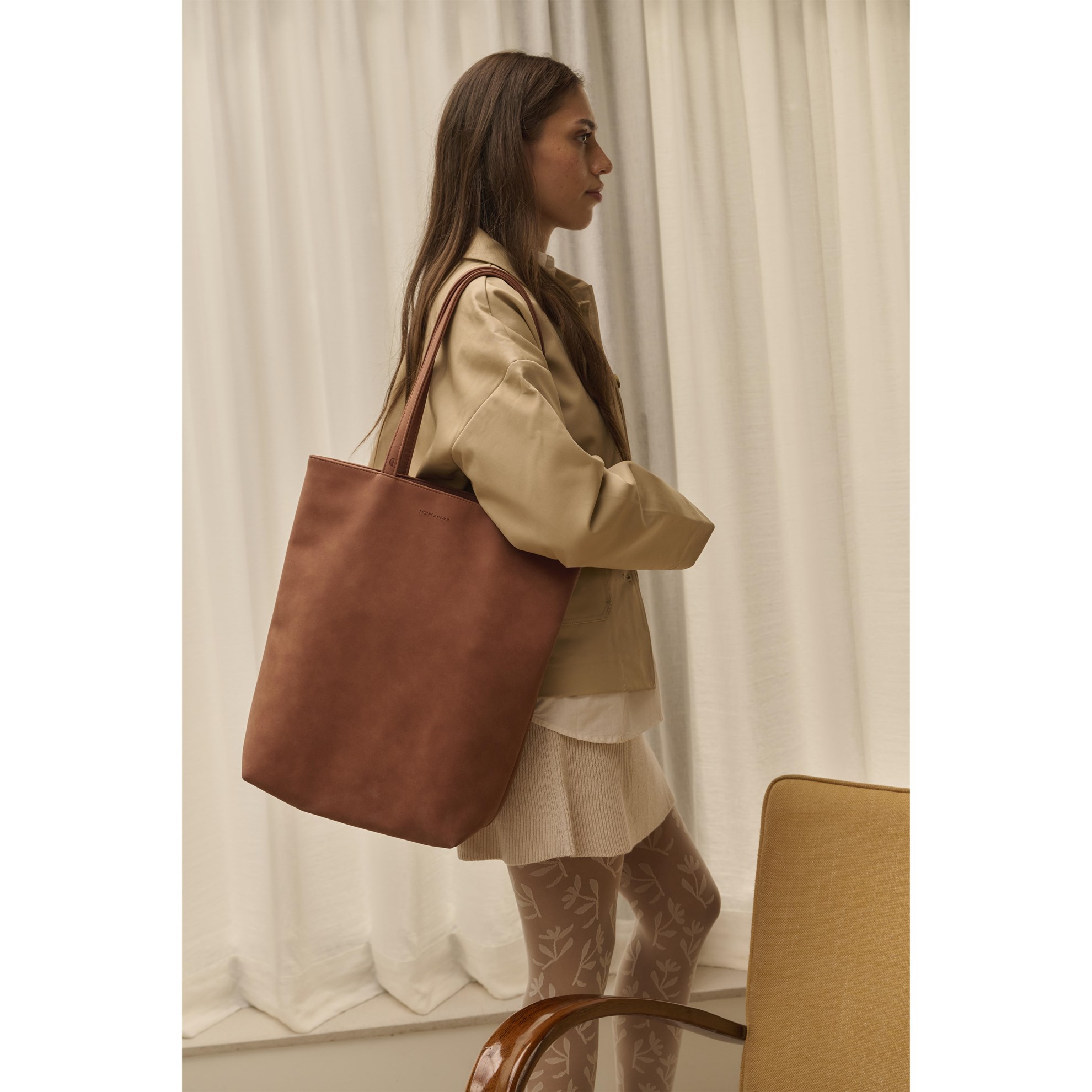 Kabelka / taška přes rameno Monk & Anna MERIAN carnelian_1