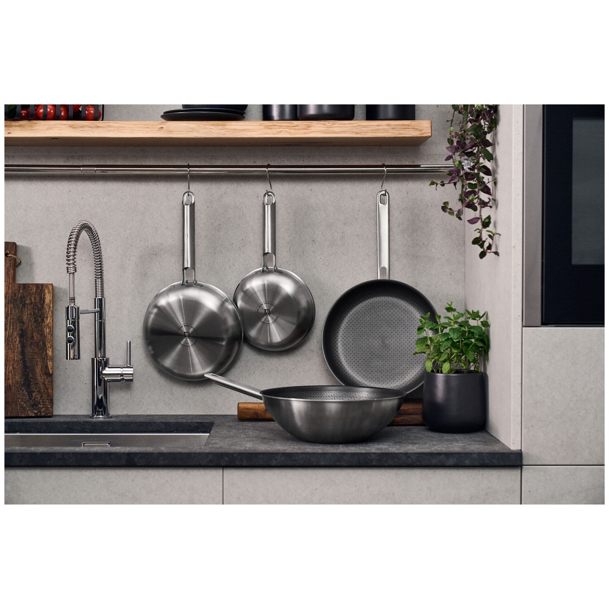 Pánev ZWILLING JOYPLUS 24 cm_1