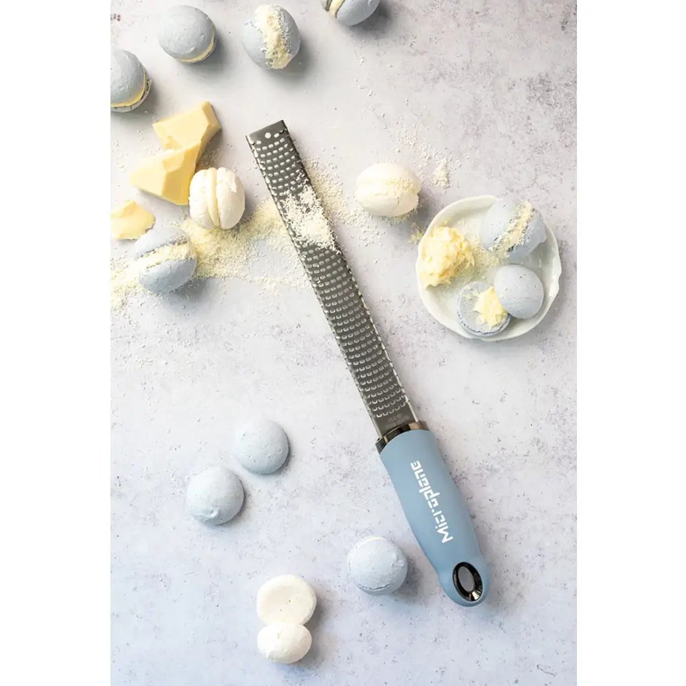 Struhadlo Microplane PREMIUM ZESTER jemné s rukojetí sv. modné_2