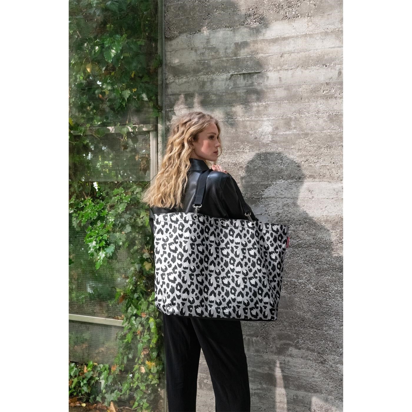 Taška přes rameno Reisenthel Shopper XL leo nero_1