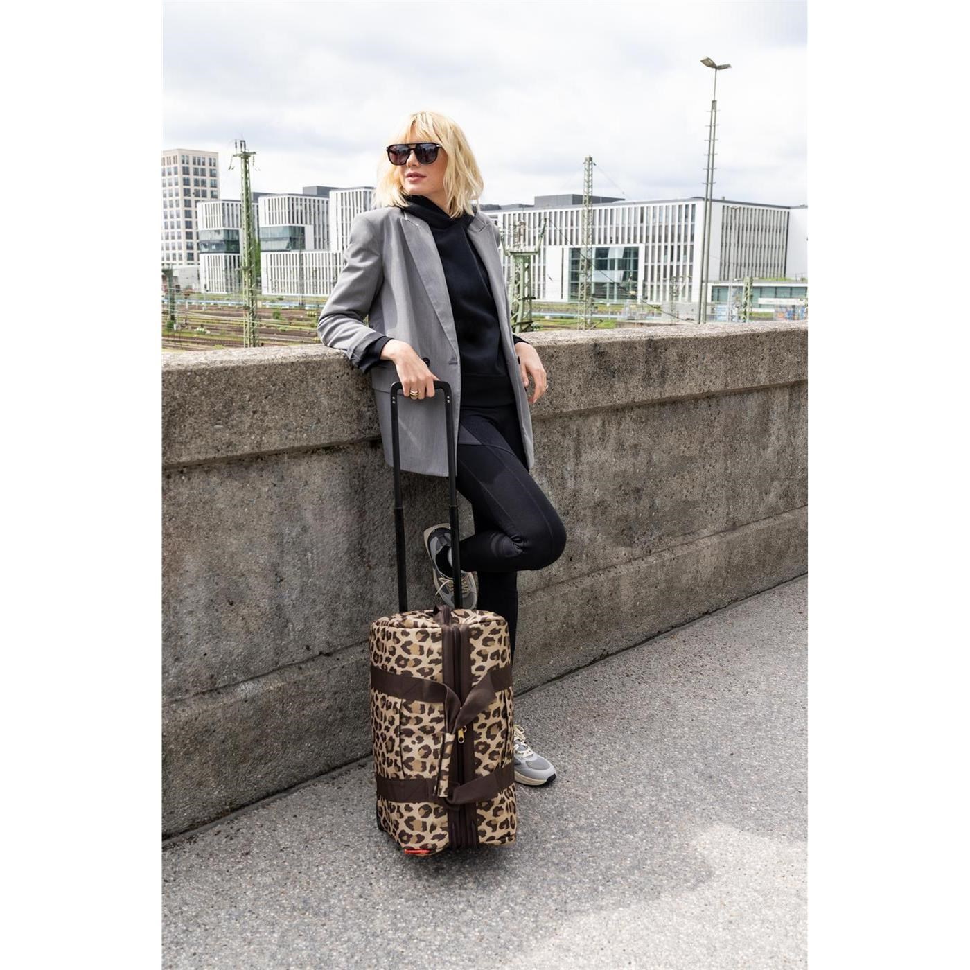 Cestovní taška na kolečkách Reisenthel Allrounder trolley leo macchiato_2