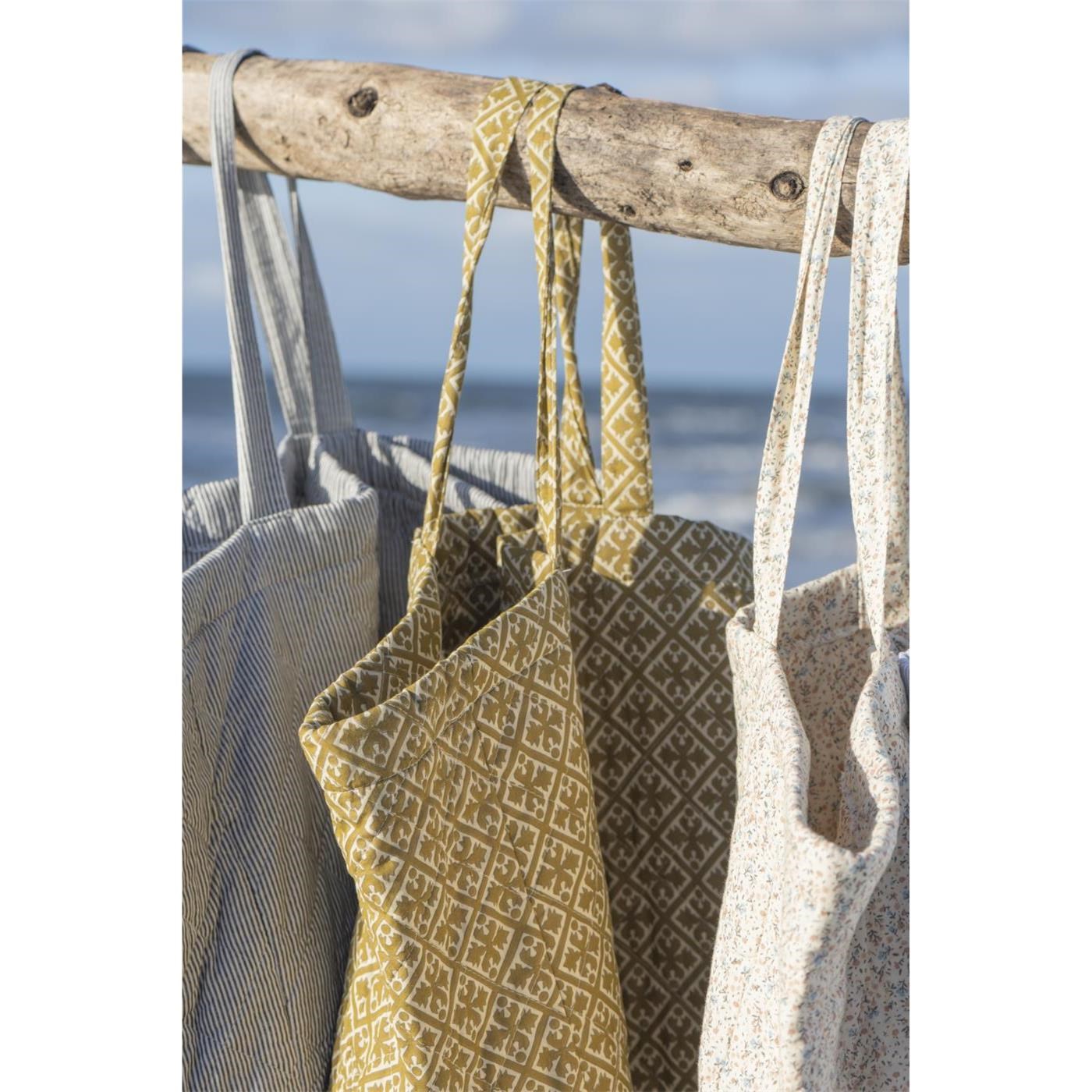 Prošívaná pruhovaná taška Ib Laursen modro-bílá 180x130 cm_3