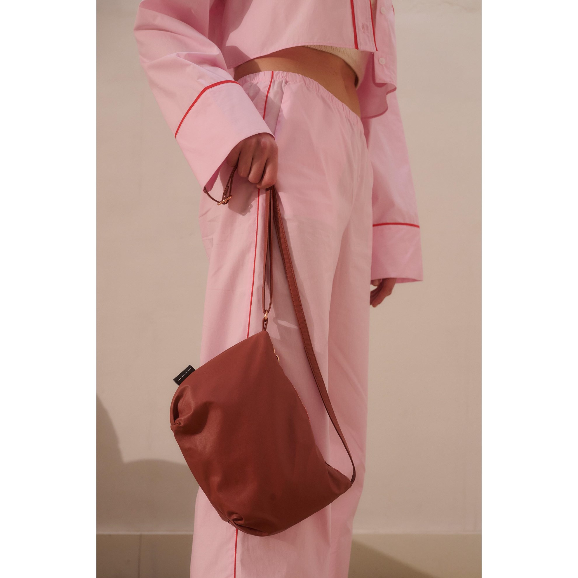 Kabelka Tinne + Mia CROSS BODY red wood_3