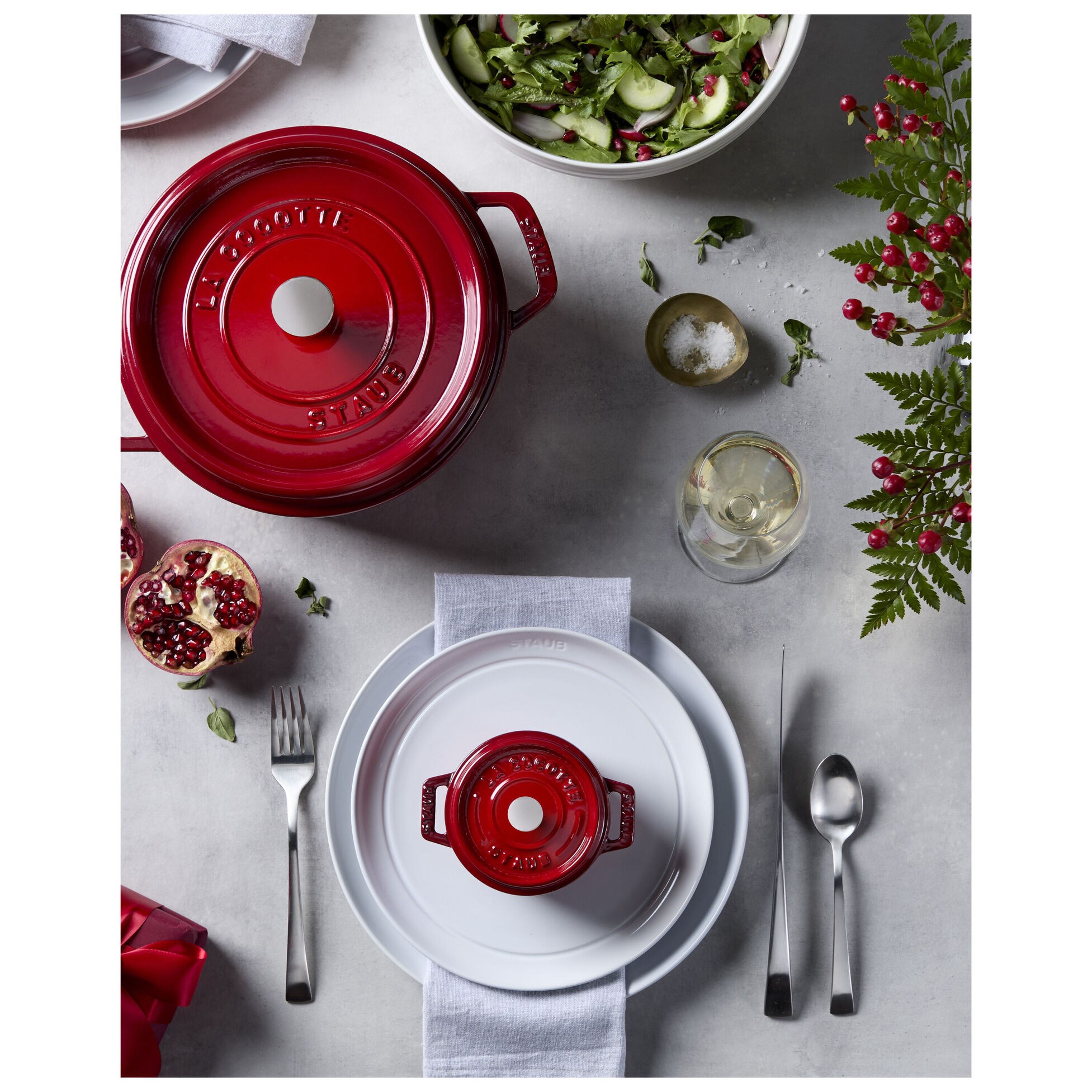 Hrnec STAUB  kulatý 22cm červený 2,6l_1