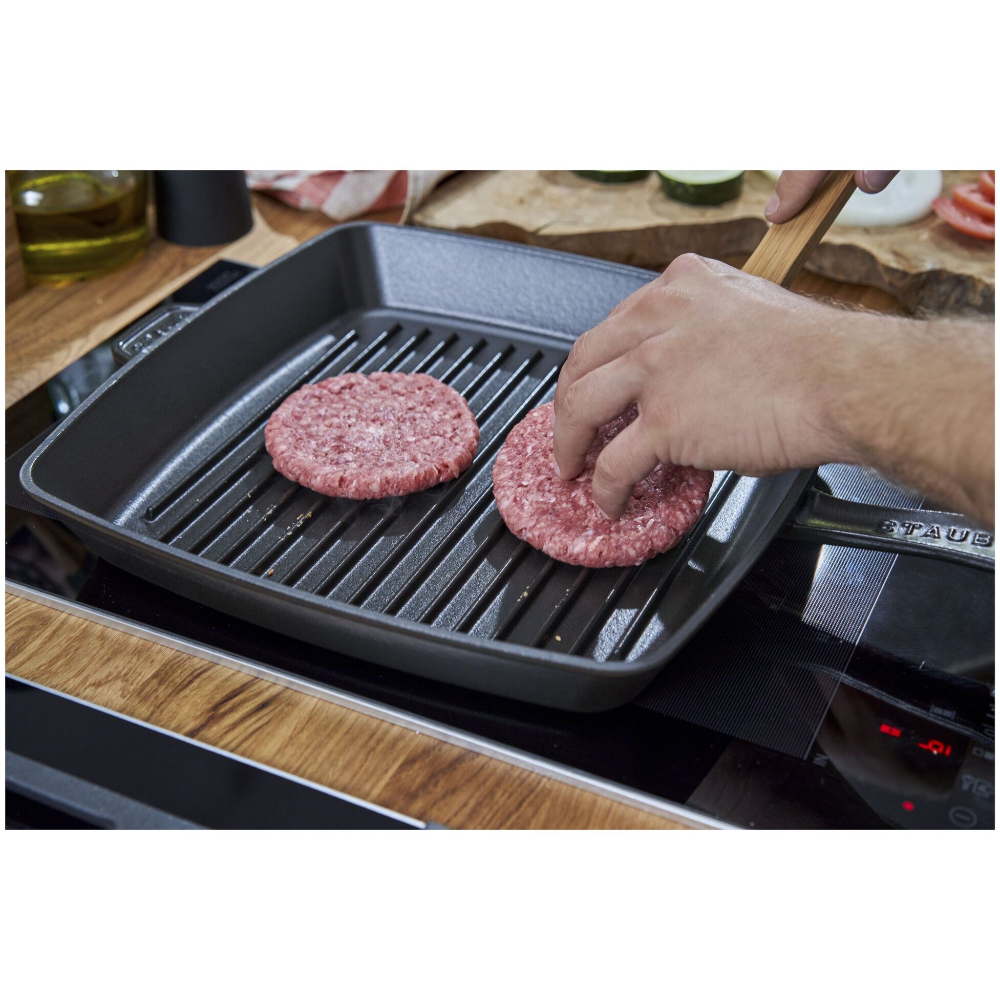 Grilovací pánev STAUB 30x30cm černá 2,9l_1