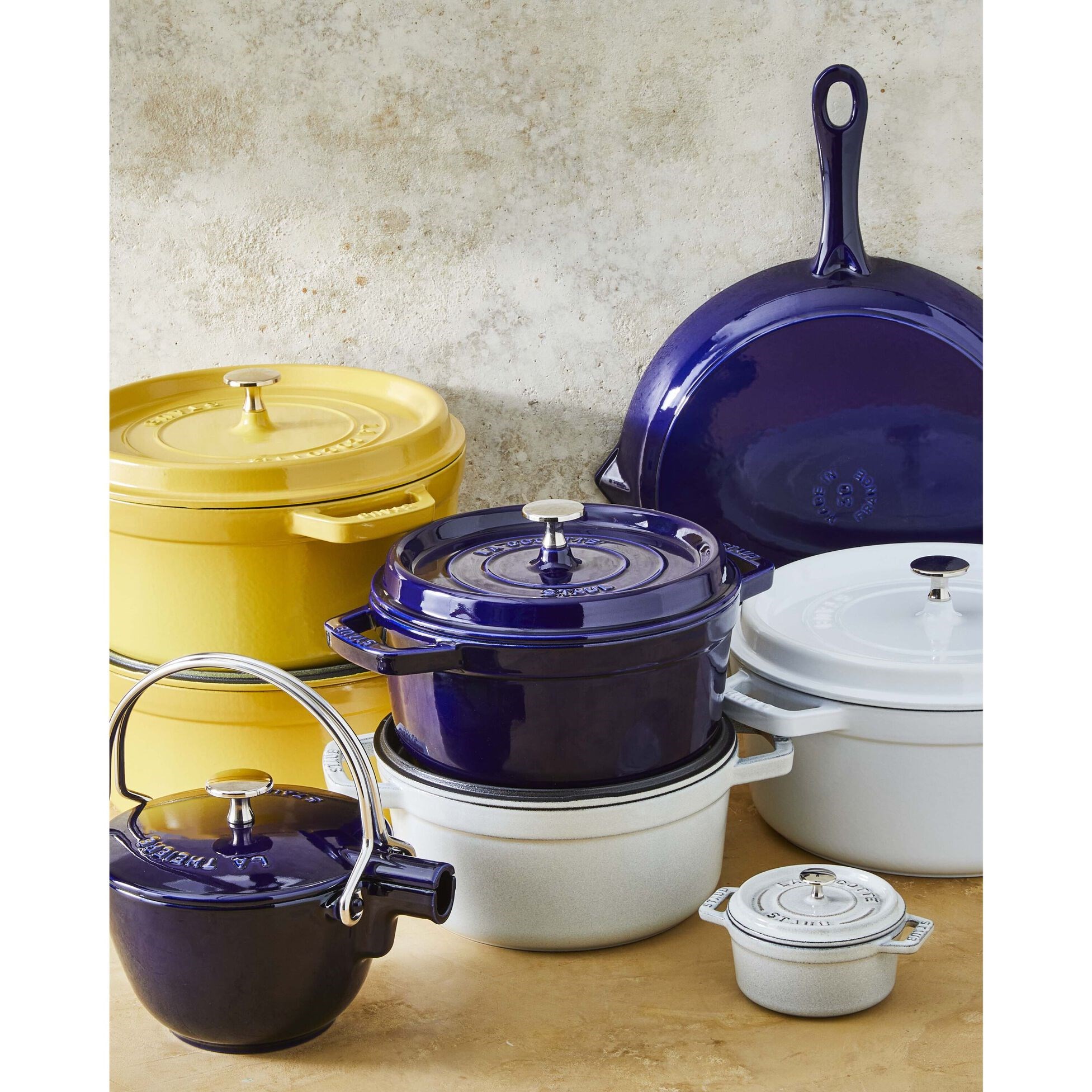 Hrnec STAUB  kulatý 24cm bílý lanýž 3,8l_5