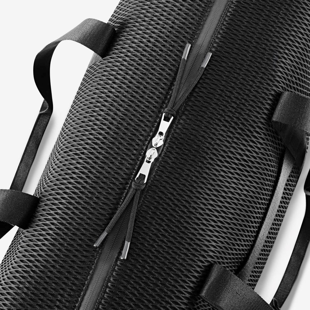 Sportovní taška Reisenthel Extralite Weekender L mesh black_5