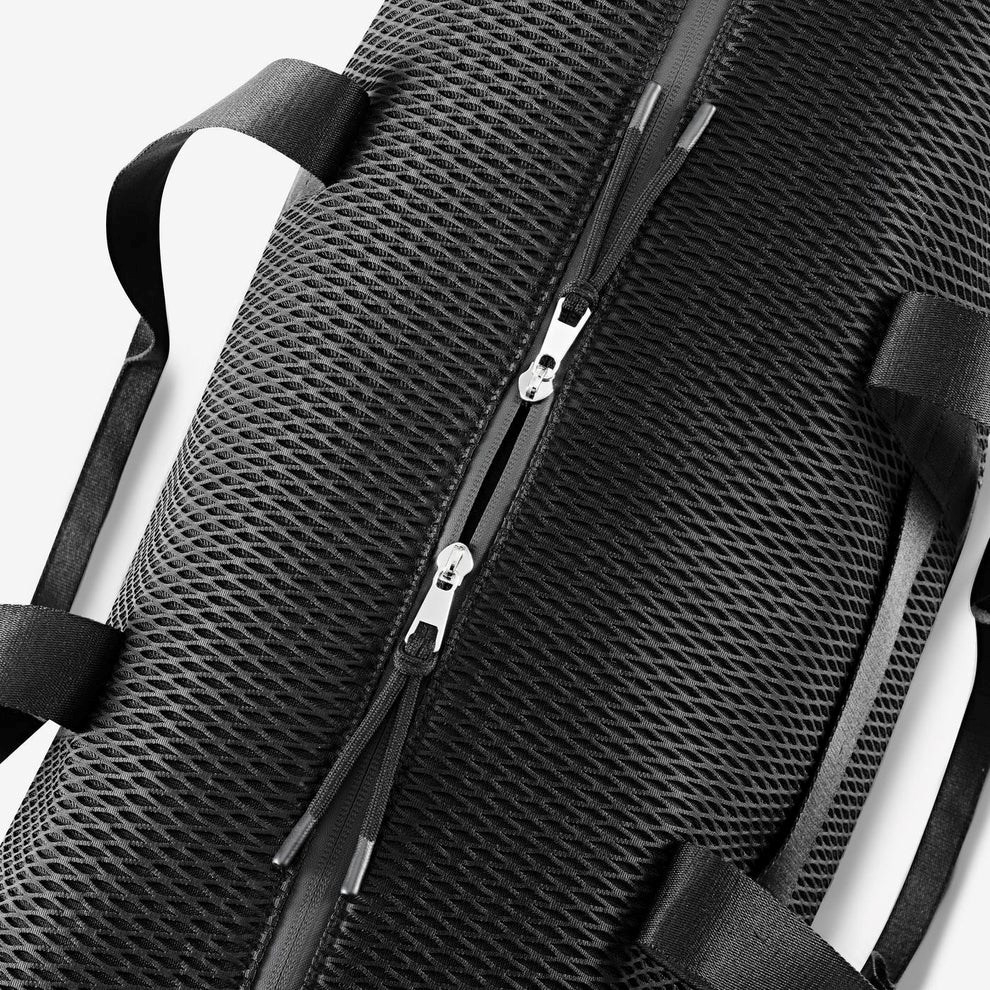 Sportovní taška Reisenthel Extralite Weekender M mesh black_1