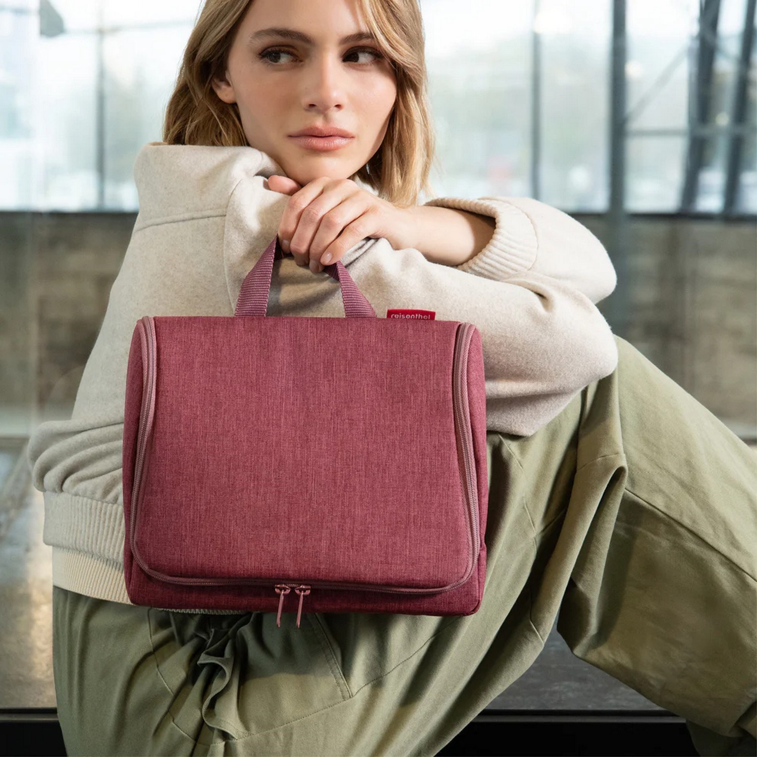 Toaletní taška Reisenthel Toiletbag XL twist maroon_1
