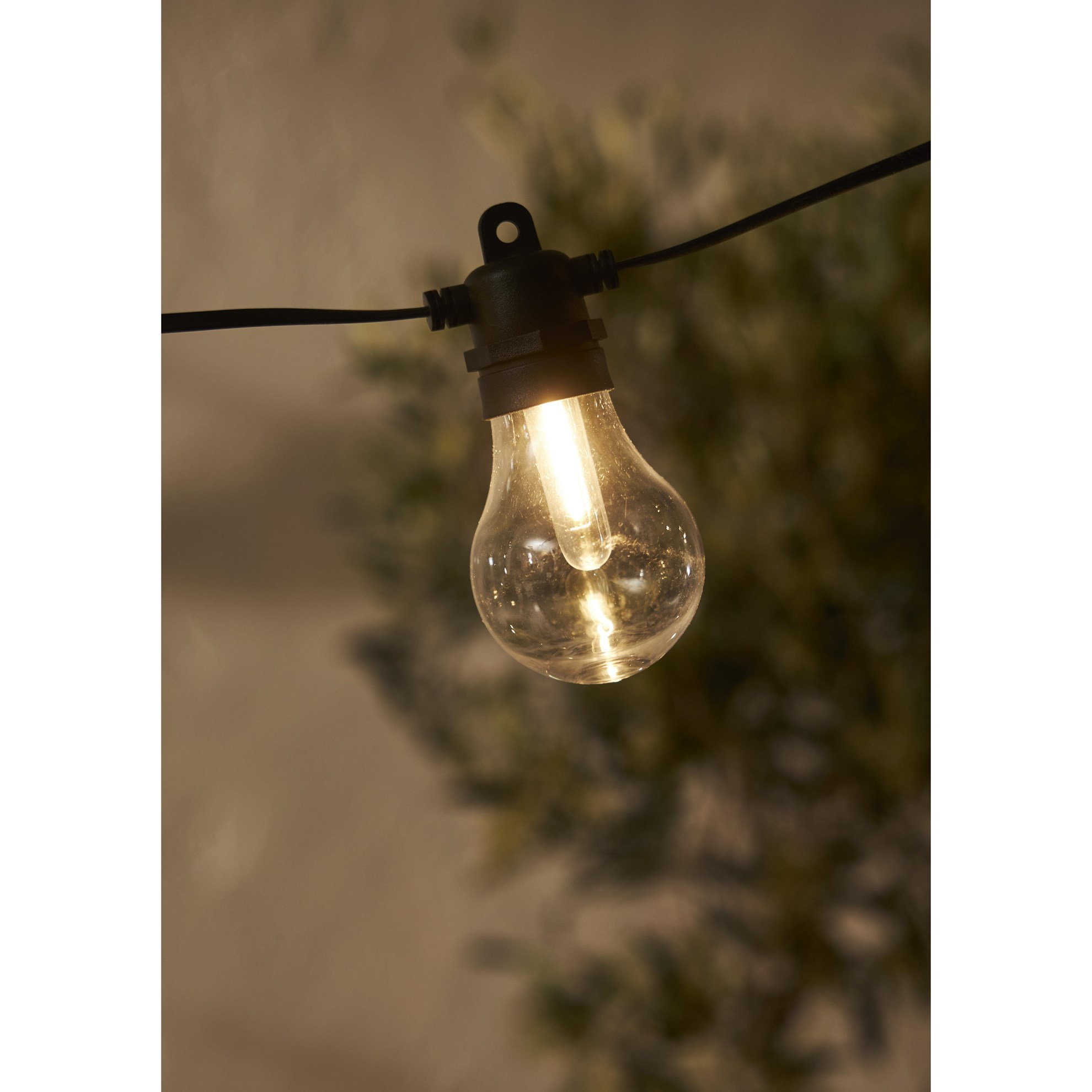 Venkovní LED světelný řetěz SELECTA 18x LED D.13,5m černý_0