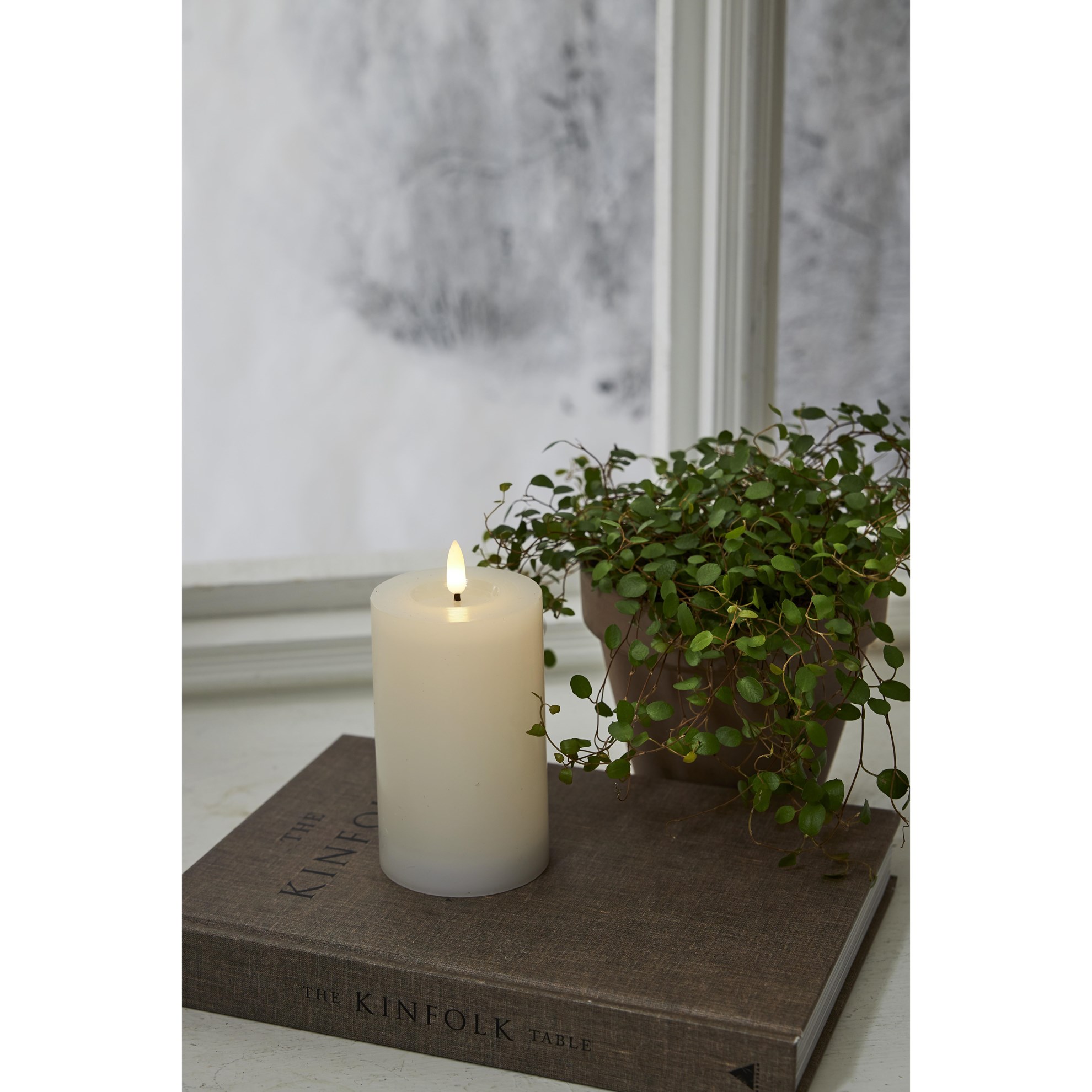 LED svíčka FLAMME FLOW V.15cm bílá_0