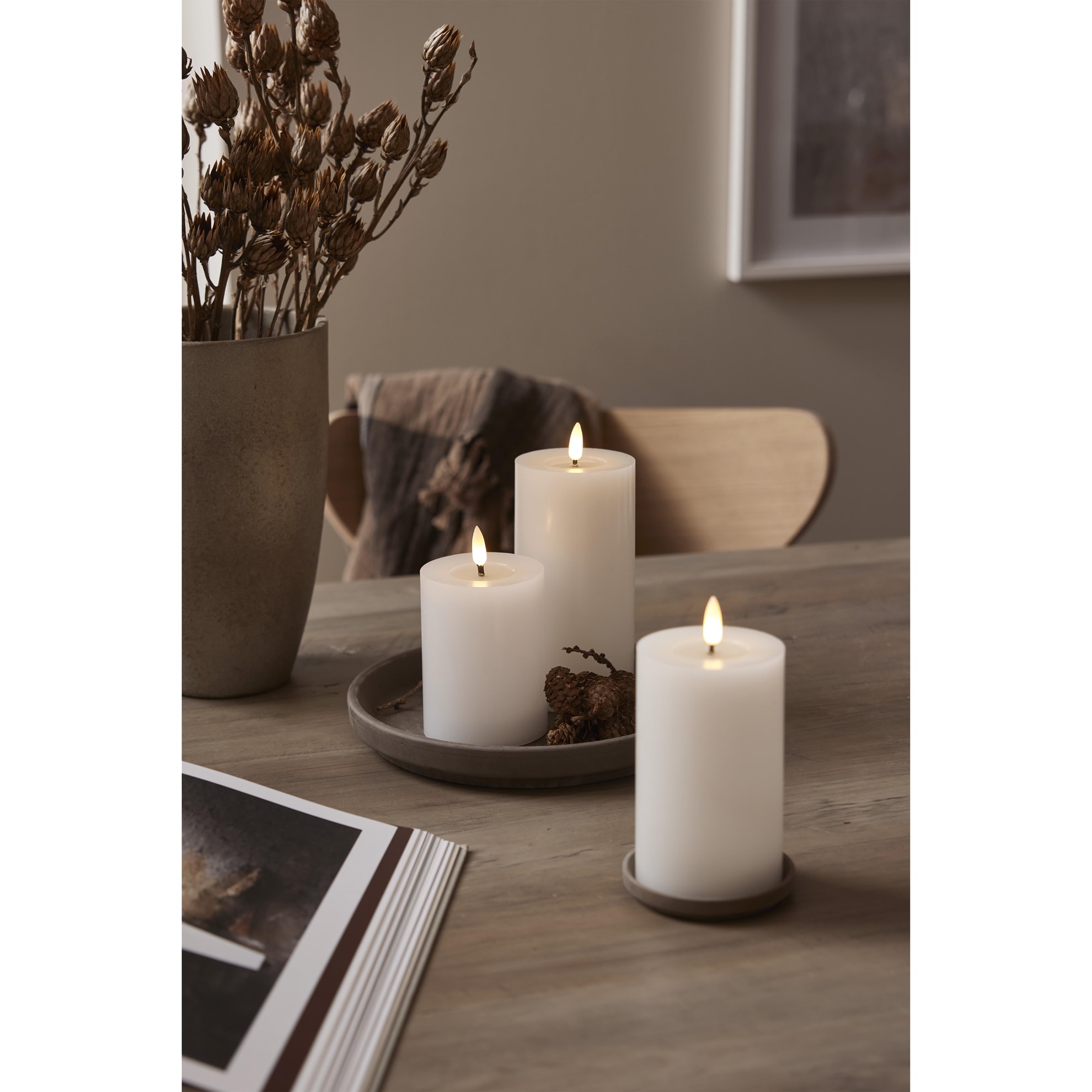 LED svíčka FLAMME FLOW V.15cm bílá_1