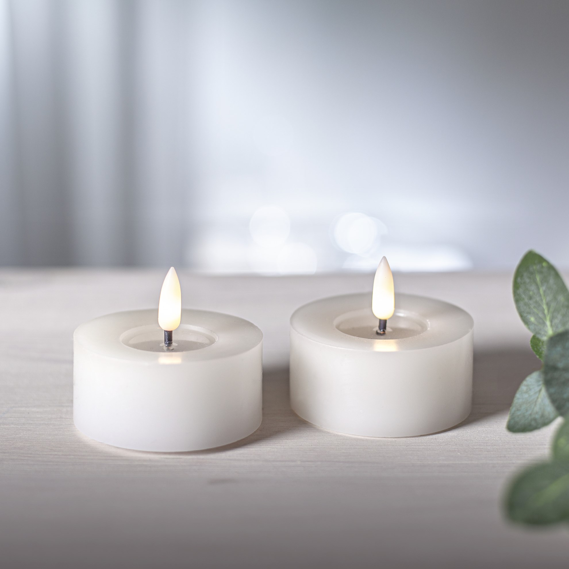 LED větší čajová svíčka FLAMME SET/2ks bílá_0