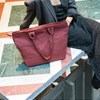 Chytrá taška přes rameno Reisenthel Shopper e1 twist maroon_0