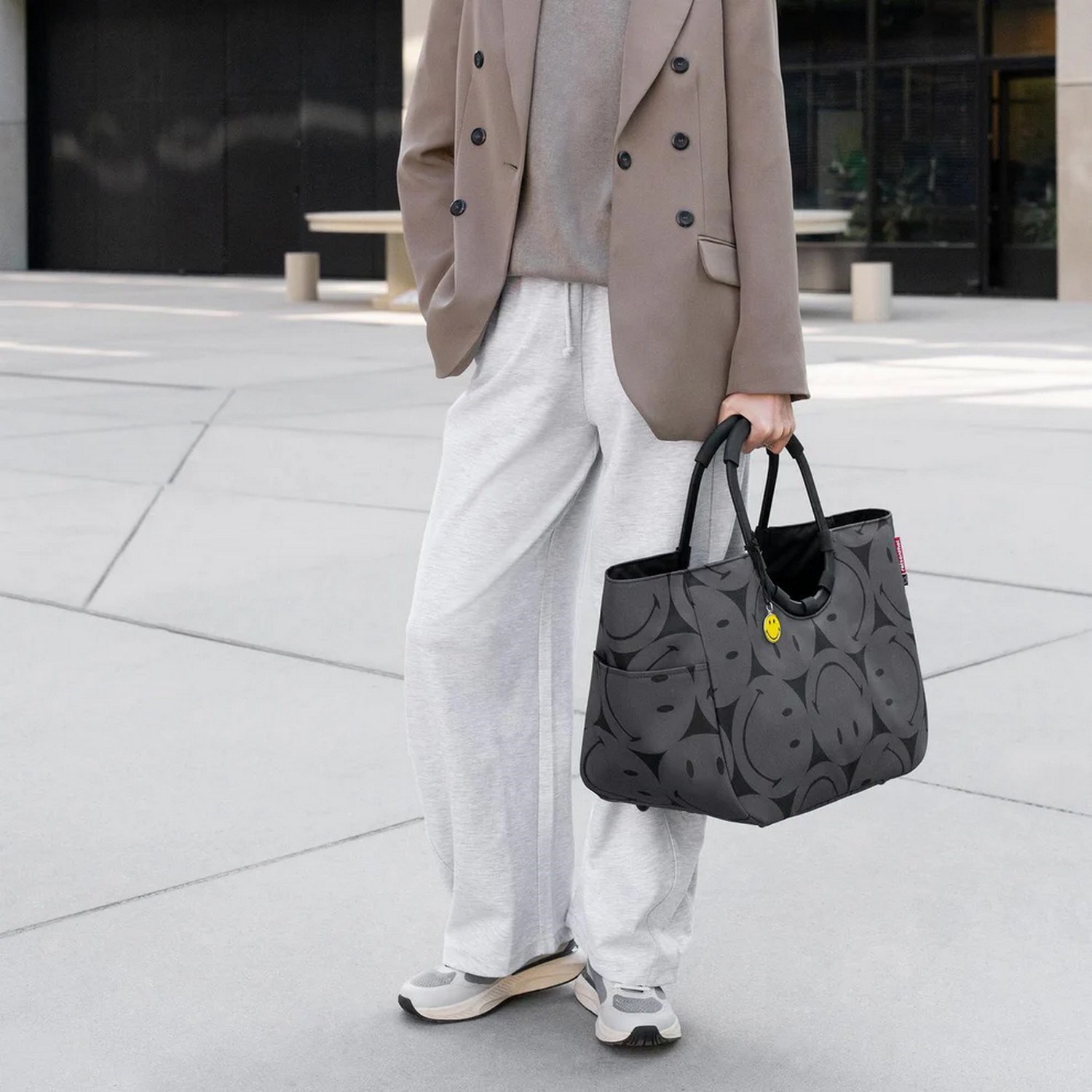 Módní taška Reisenthel Loopshopper L smiley grey_0