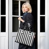 Taška přes rameno Reisenthel Daily Shopper summerstripes black_2
