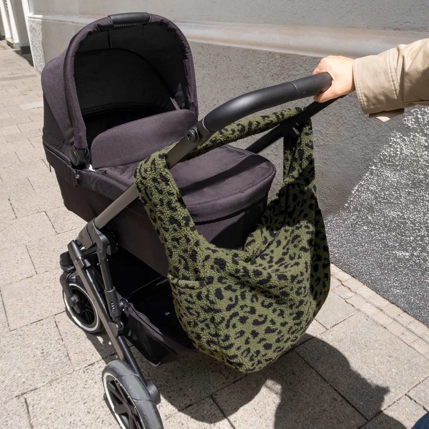 Taška přes rameno Reisenthel Moonbag teddy leo olive_2