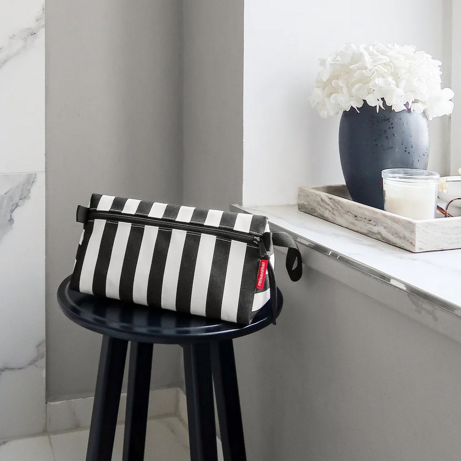 Kosmetická taštička Reisenthel Maxi Case summerstripes black_0