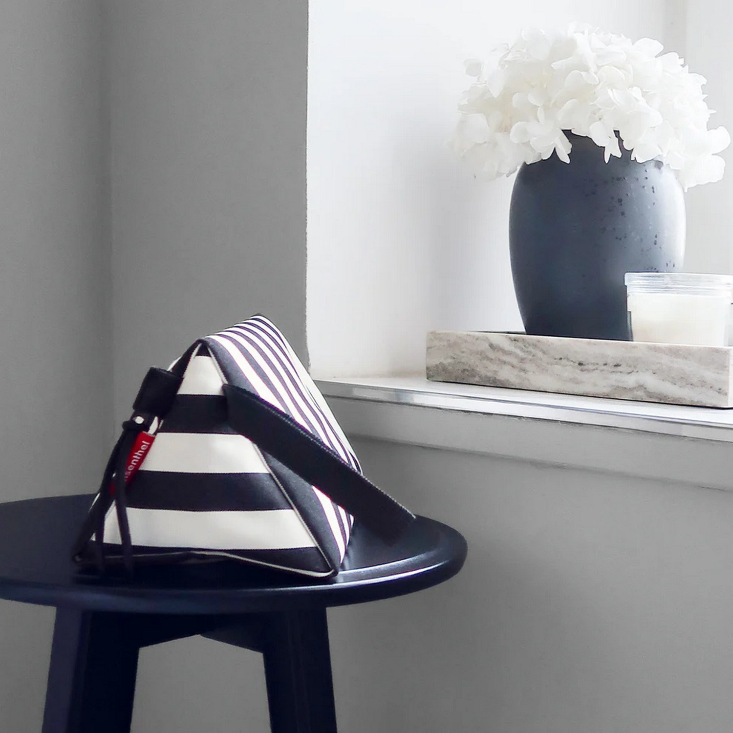 Kosmetická taštička Reisenthel Maxi Case summerstripes black_1