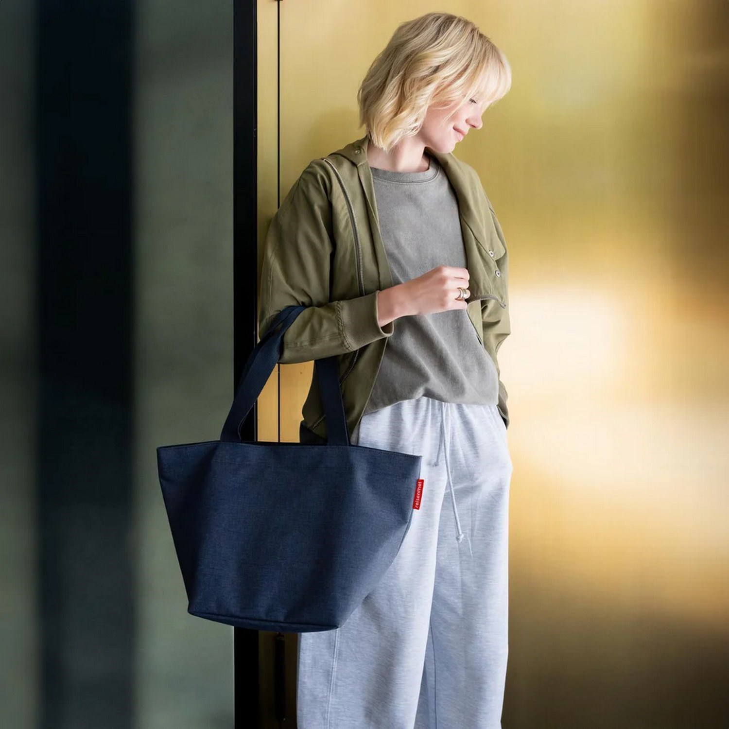 Taška přes rameno Reisenthel Shopper M twist navy_0