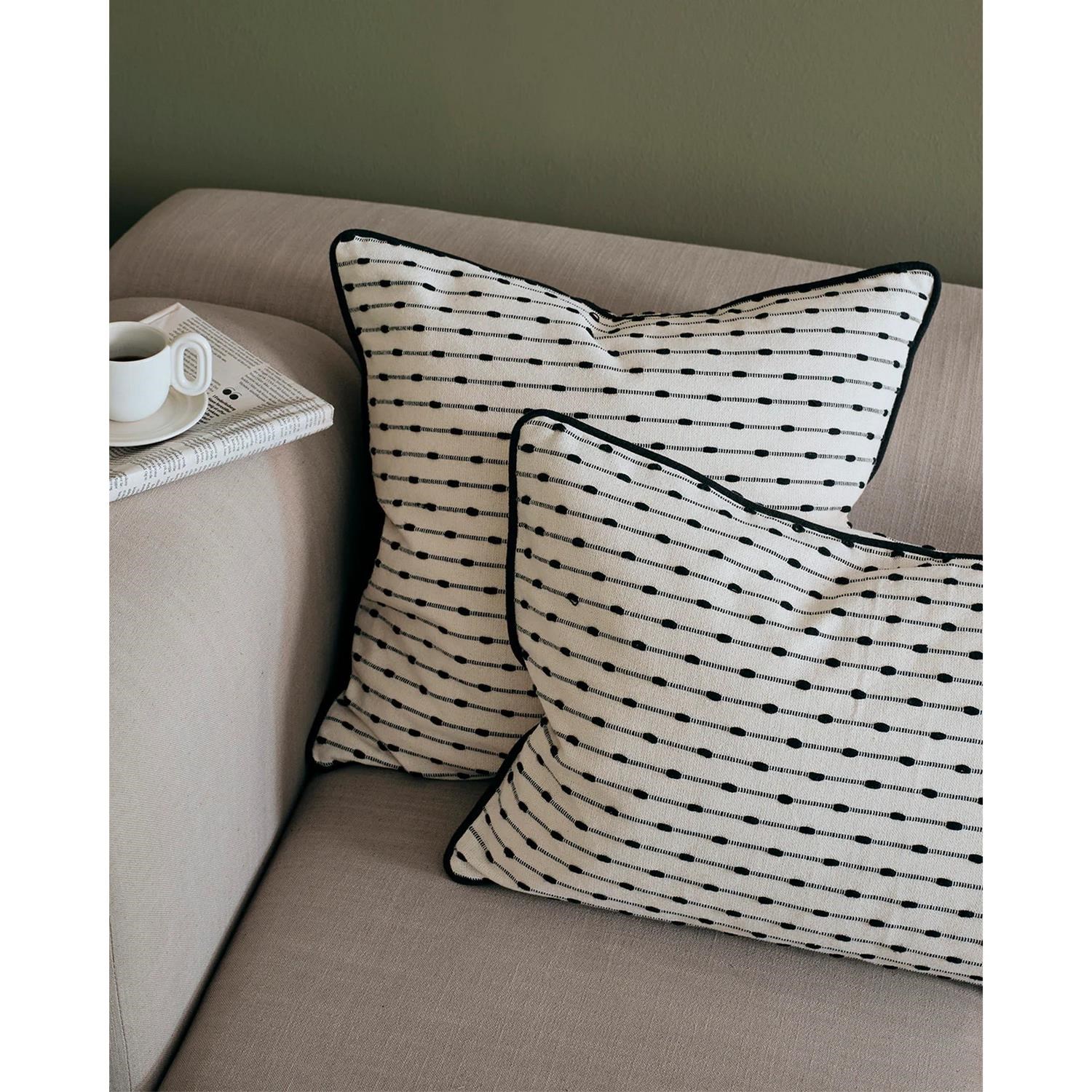 Povlak na polštář Broste SUE 50x50 cm bíločerný_0