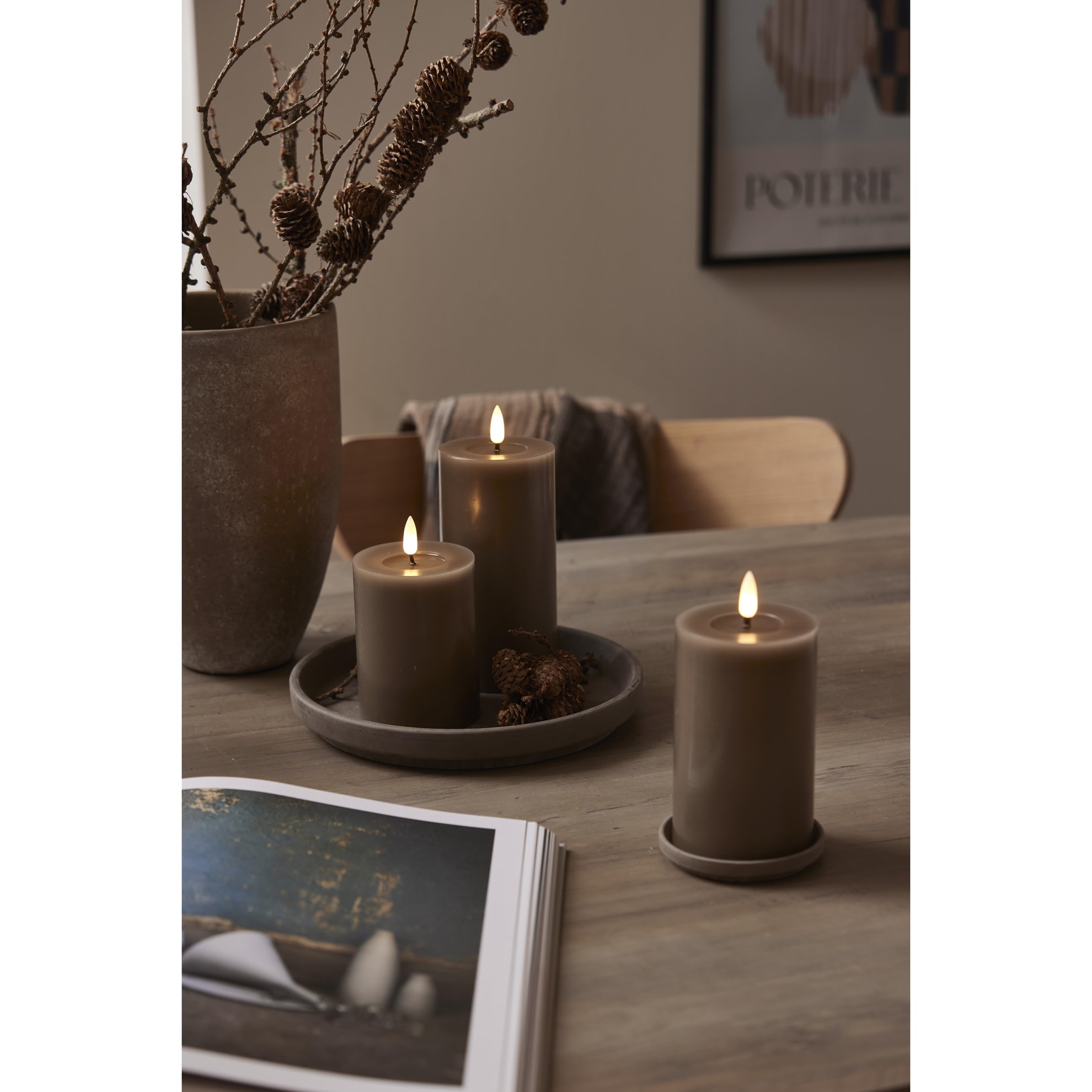 LED svíčka FLAMME FLOW 10 cm tmavě hnědá_1