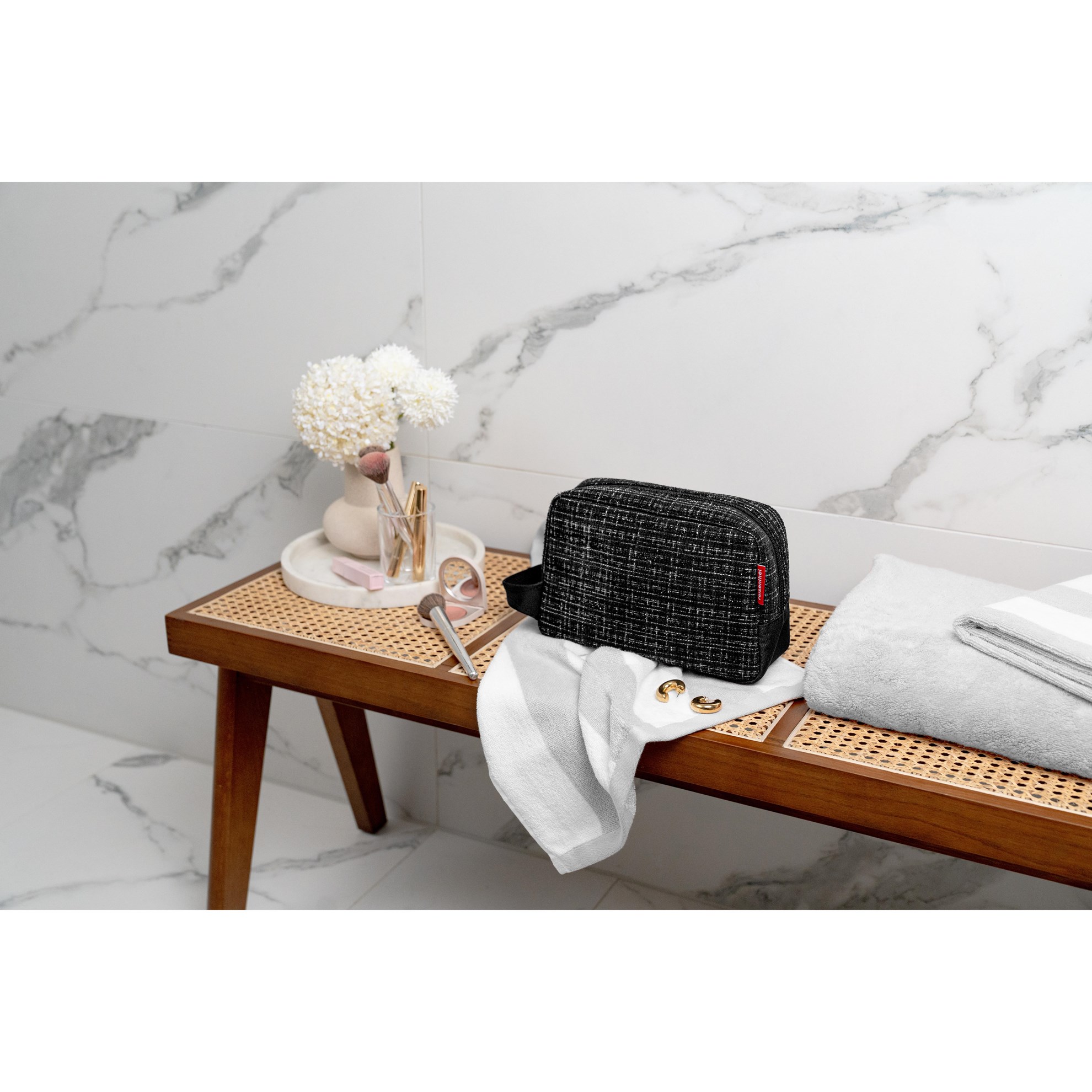 Kosmetická taštička Reisenthel Cosmeticpouch M bouclé black_0