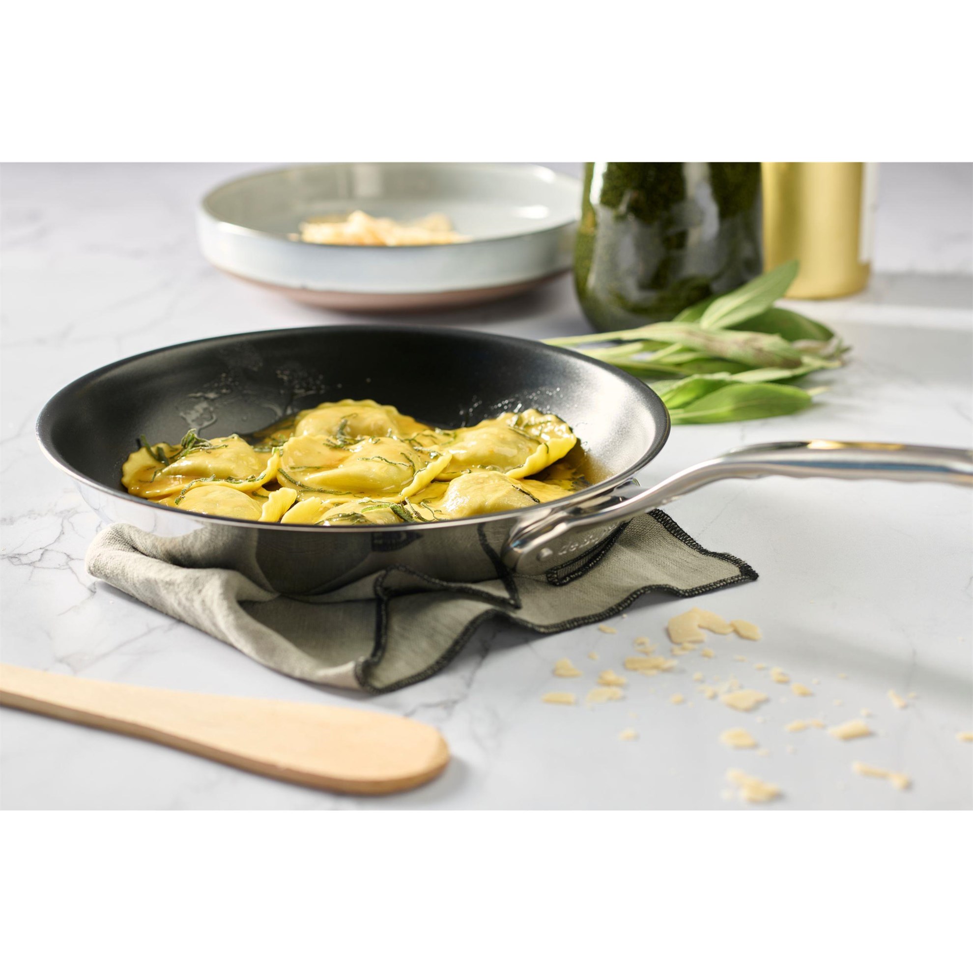 Nerezová pánev de Buyer AFFINITY s keramickým povrchem P.28cm_6